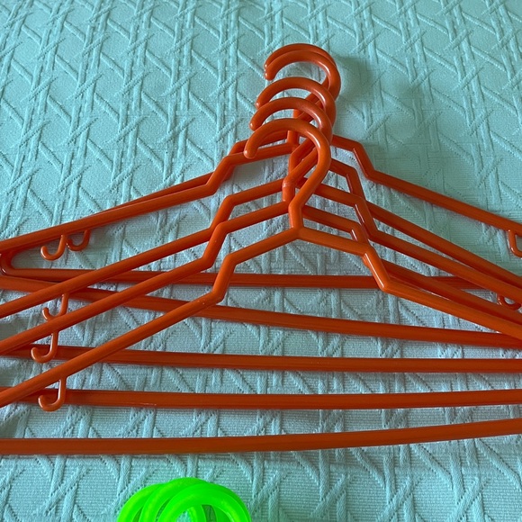 Sturdy colorful hangers set of 13 - Picture 5 of 7